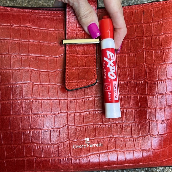 Chiara Ferretti red leather croc embossed box purse with two removable straps - Picture 13 of 13